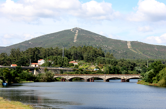 Ponte do tren de Pontecesures e posibles piares da ponte vella do tren