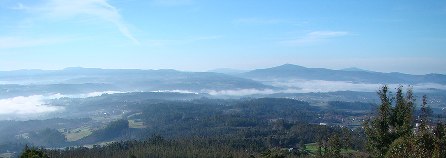 O Val do Ulla con néboa visto desde o Pico Sacro © Henrique Neira 2008